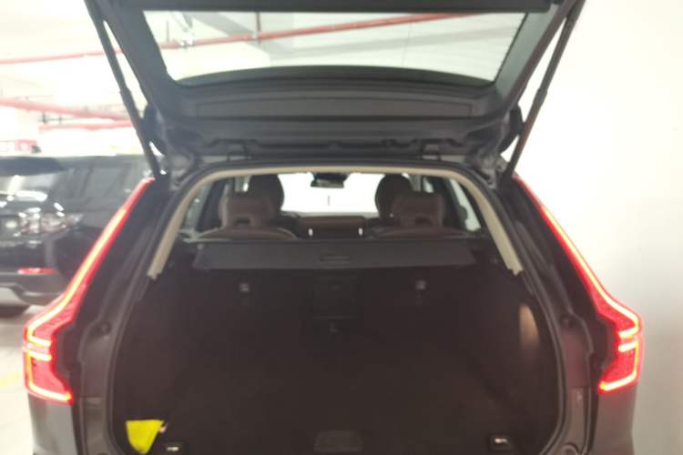 Used Volvo XC60 2020 T5 4x4 Zhiyi Luxury Edition Trunk