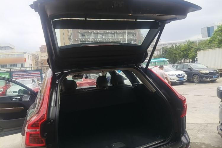 Used Volvo XC60 2020 T5 4x4 Smart Luxury Edition Trunk