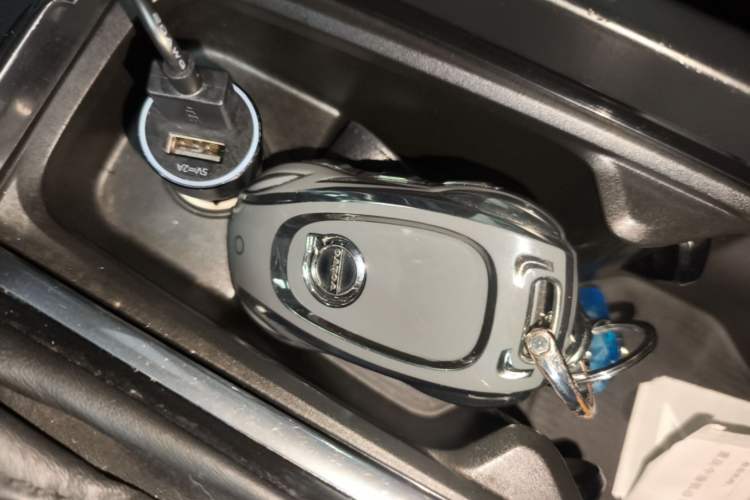 Used Volvo XC60 2020 T5 4x4 Zhiyi Luxury Edition Vehicle Key