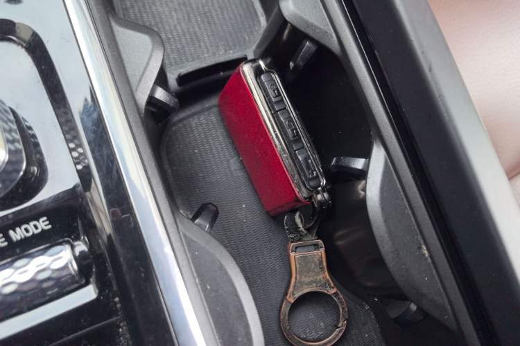 Used Volvo XC60 2020 T5 4x4 Zhiyi Luxury Edition Vehicle Key