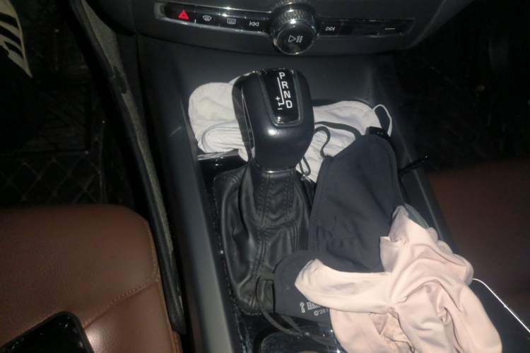 Used Volvo XC60 2020 T5 4x4 Zhiyi Luxury Edition Gear Lever
