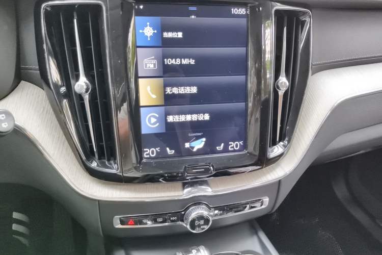 Used Volvo XC60 2020 T5 4x4 Smart Luxury Edition Audio And AC Panel