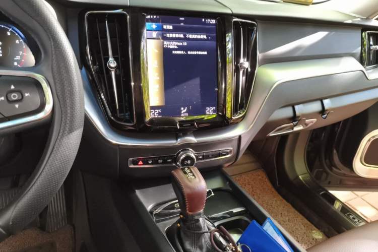 Used Volvo XC60 2020 T5 4x4 Zhiyi Luxury Edition Audio And AC Panel