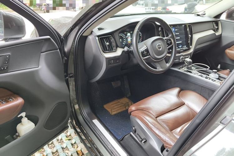 Used Volvo XC60 2020 T5 4x4 Smart Luxury Edition Driver Seat