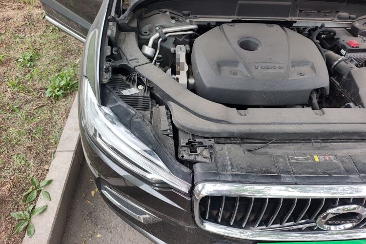 Used Volvo XC60 2020 T5 4x4 Smart Luxury Edition Engine Bay Right