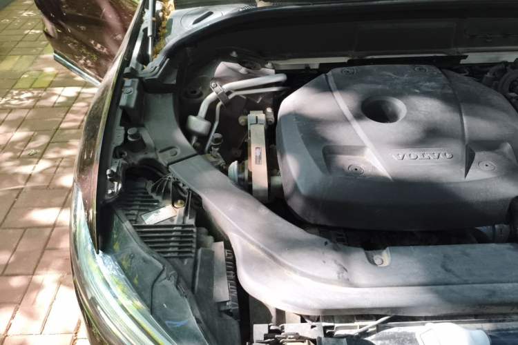 Used Volvo XC60 2020 T5 4x4 Zhiyi Luxury Edition Engine Bay Right