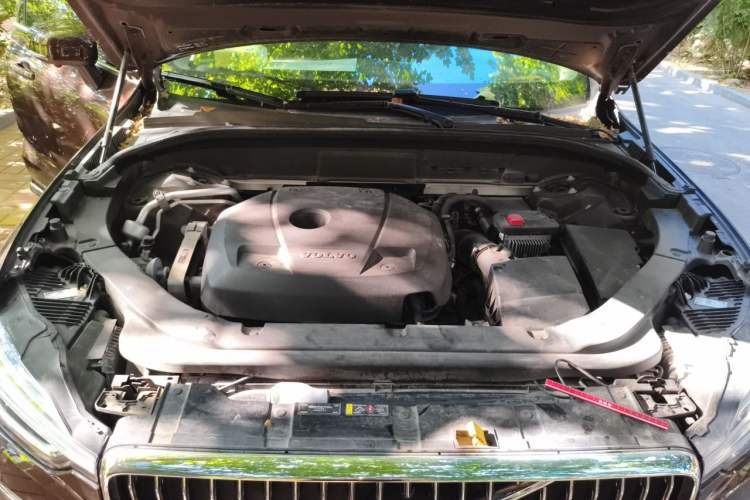Used Volvo XC60 2020 T5 4x4 Zhiyi Luxury Edition Engine Bay