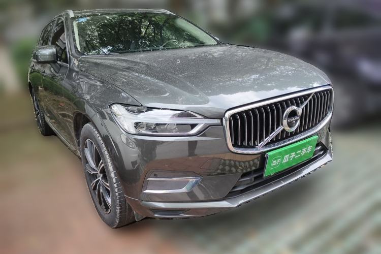 Used Volvo XC60 2020 T5 4x4 Smart Luxury Edition Front Right 45 Deg