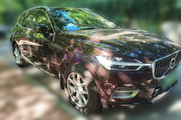 Used Volvo XC60 2020 T5 4x4 Zhiyi Luxury Edition Front Right 45 Deg