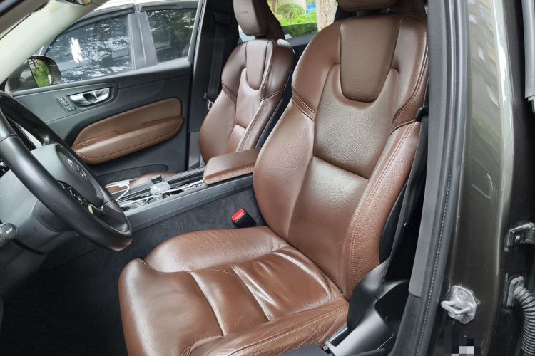 Used Volvo XC60 2020 T5 4x4 Smart Luxury Edition Left Front Seat