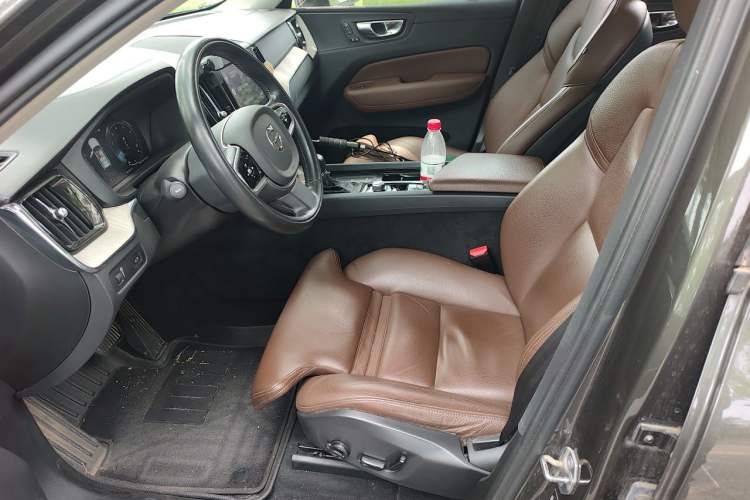 Used Volvo XC60 2020 T5 4x4 Smart Luxury Edition Left Front Seat
