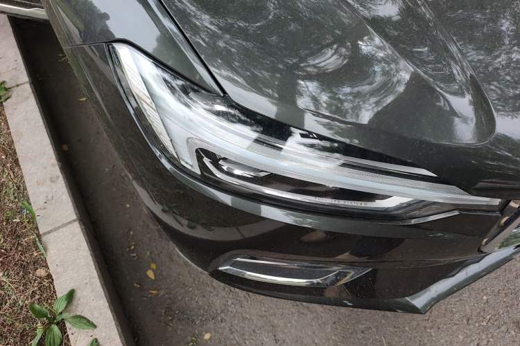 Used Volvo XC60 2020 T5 4x4 Smart Luxury Edition Right Front Headlight