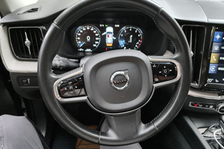 Used Volvo XC60 2020 T5 4x4 Smart Luxury Edition Steering Wheel