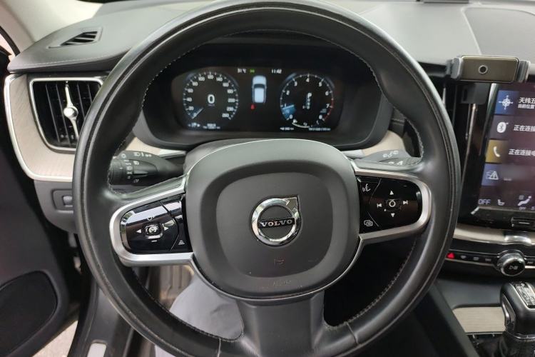 Used Volvo XC60 2020 T5 4x4 Smart Luxury Edition Steering Wheel