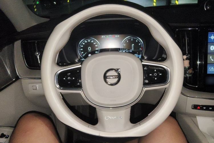 Used Volvo XC60 2020 T5 4x4 Smart Luxury Edition Steering Wheel