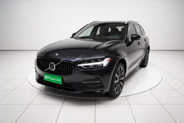 Ojetý Volvo XC60 2020 T5 4x4 Smart Luxury Edition