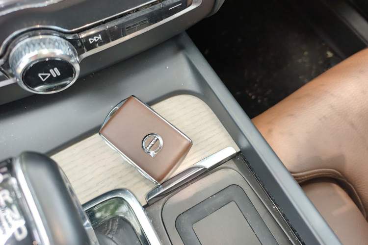 Used Volvo XC60 2020 T5 4x4 Smart Luxury Edition Vehicle Key
