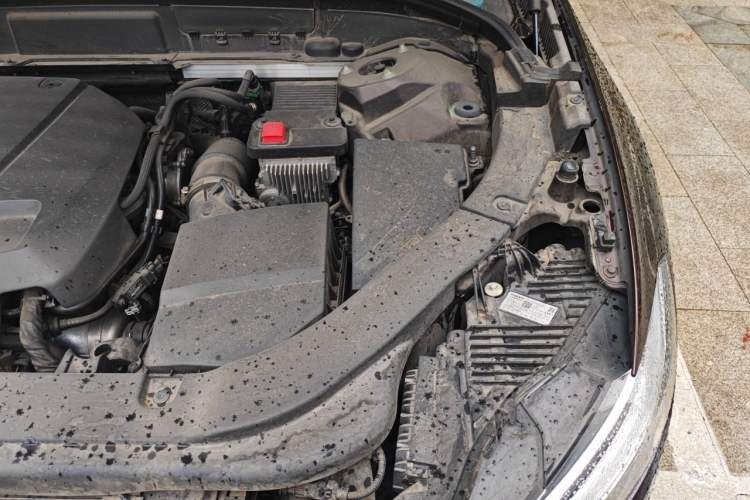 Used Volvo XC60 2020 T5 4x4 Smart Luxury Edition Engine Bay Left