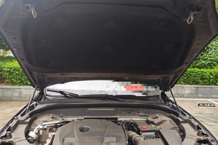 Used Volvo XC60 2020 T5 4x4 Smart Luxury Edition Engine Bay