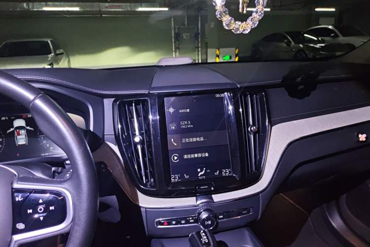 Used Volvo XC60 2020 T5 4x4 Smart Luxury Edition Audio And AC Panel
