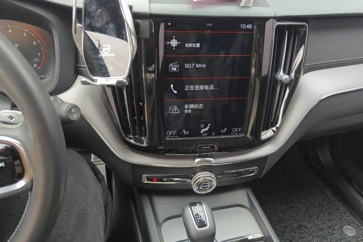 Used Volvo XC60 2020 T5 4x4 Smart & Dynamic Sport Edition Audio And AC Panel
