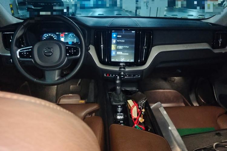 Used Volvo XC60 2020 T5 4x4 Zhiya Luxury Edition Center Console