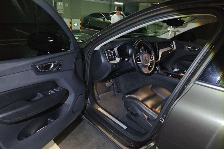 Used Volvo XC60 2020 T5 4x4 Smart Luxury Edition Driver Seat
