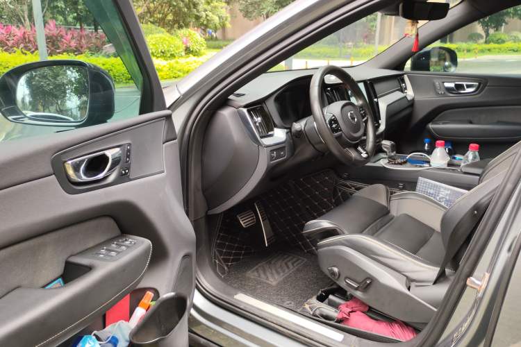 Used Volvo XC60 2020 T5 4x4 Smart & Dynamic Sport Edition Driver Seat