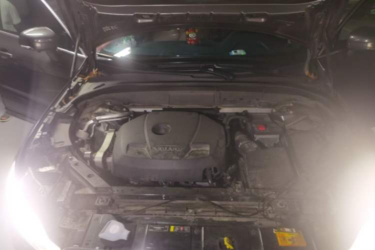 Used Volvo XC60 2020 T5 4x4 Zhiyi Luxury Edition Engine Bay