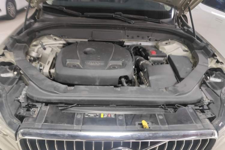Used Volvo XC60 2020 T5 4x4 Zhiyi Luxury Edition Engine Bay