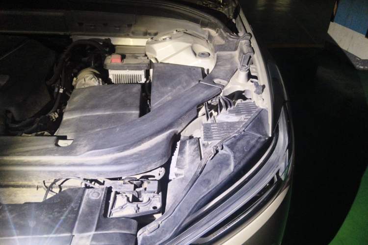 Used Volvo XC60 2020 T5 4x4 Smart Luxury Edition Engine Bay Left