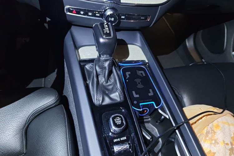 Used Volvo XC60 2020 T5 4x4 Smart Luxury Edition Gear Lever