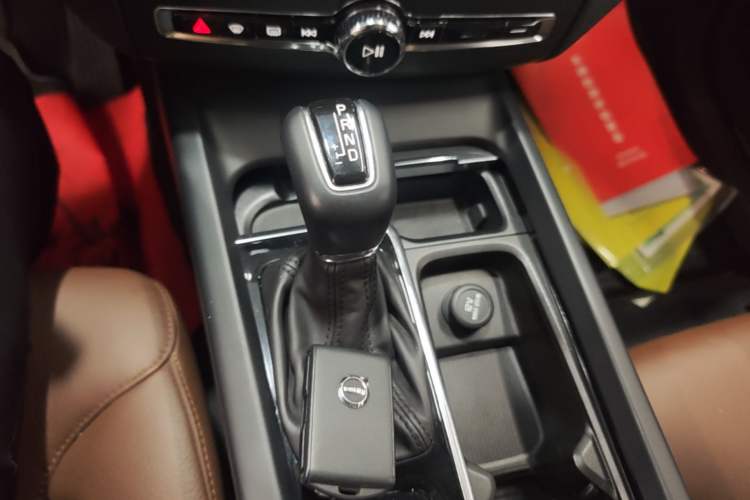 Used Volvo XC60 2020 T5 4x4 Zhiyi Luxury Edition Gear Lever