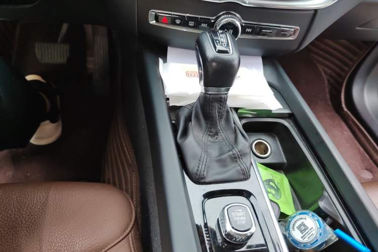 Used Volvo XC60 2020 T5 4x4 Zhiyi Luxury Edition Gear Lever