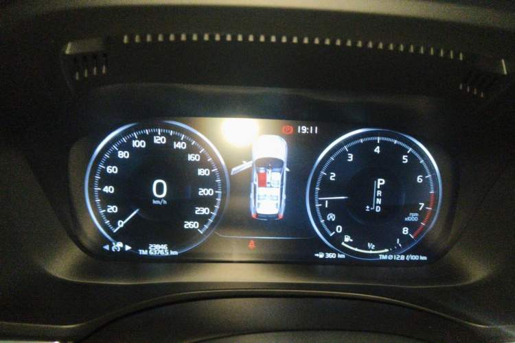 Used Volvo XC60 2020 T5 4x4 Smart Luxury Edition Instrument Cluster