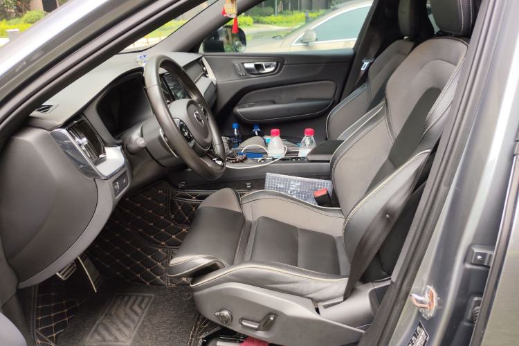 Used Volvo XC60 2020 T5 4x4 Smart & Dynamic Sport Edition Left Front Seat