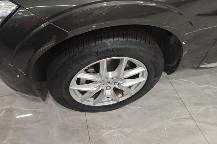 Used Volvo XC60 2020 T5 4x4 Zhiyi Luxury Edition Left Front Wheel Hub