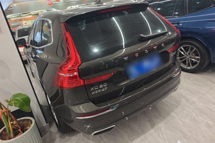 Used Volvo XC60 2020 T5 4x4 Zhiyi Luxury Edition Rear Left 45 Deg
