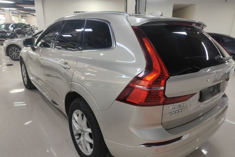 Used Volvo XC60 2020 T5 4x4 Zhiyi Luxury Edition Rear Left 45 Deg