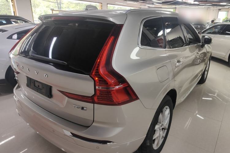 Used Volvo XC60 2020 T5 4x4 Zhiyi Luxury Edition Rear Right 45 Deg