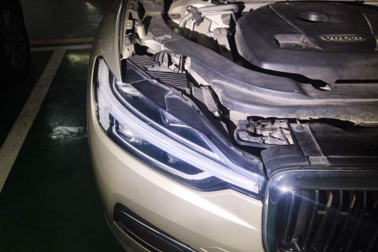 Used Volvo XC60 2020 T5 4x4 Smart Luxury Edition Right Front Headlight