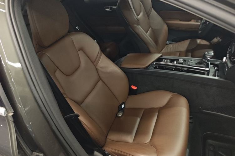 Used Volvo XC60 2020 T5 4x4 Zhiyi Luxury Edition Right Front Seat