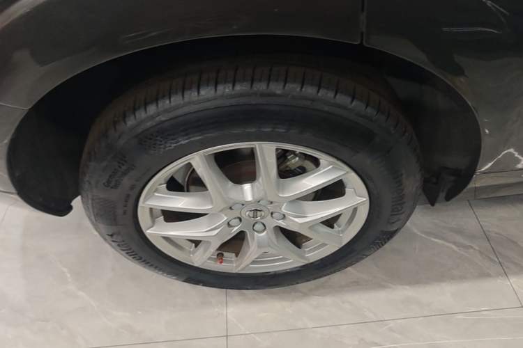 Used Volvo XC60 2020 T5 4x4 Zhiyi Luxury Edition Right Rear Wheel Hub