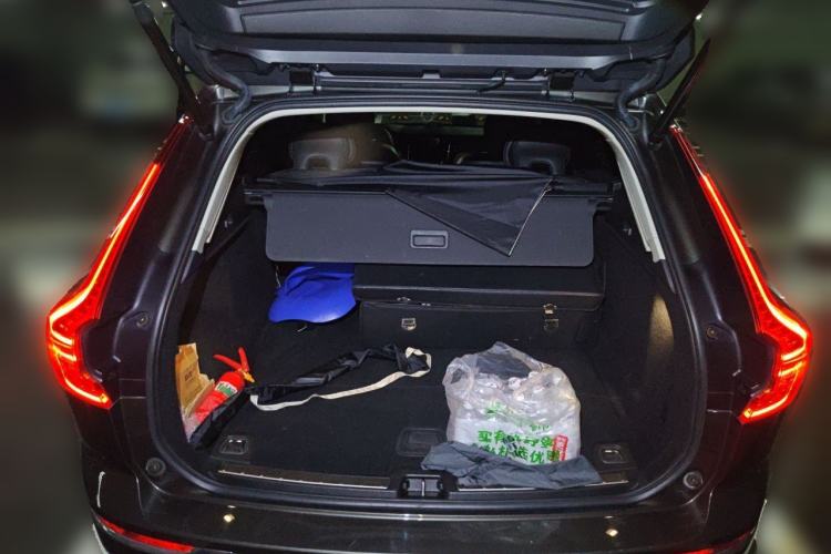 Used Volvo XC60 2020 T5 4x4 Smart Luxury Edition Trunk