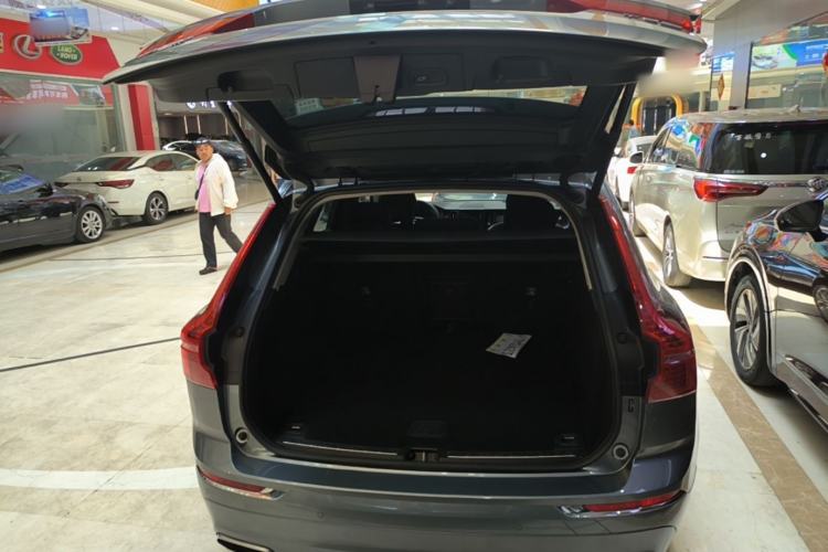 Used Volvo XC60 2020 T5 4x4 Zhiyi Luxury Edition Trunk