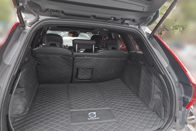 Used Volvo XC60 2020 T5 4x4 Smart & Dynamic Sport Edition Trunk