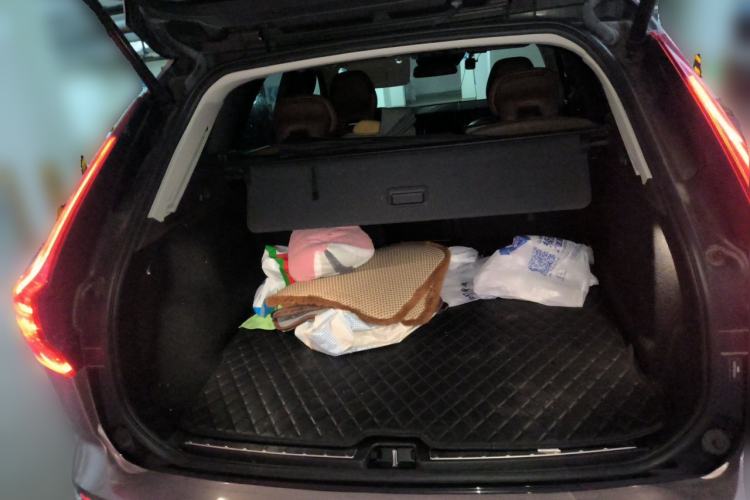 Used Volvo XC60 2020 T5 4x4 Zhiyi Luxury Edition Trunk