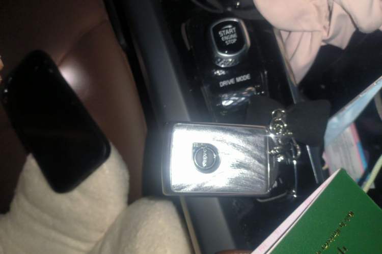 Used Volvo XC60 2020 T5 4x4 Zhiyi Luxury Edition Vehicle Key