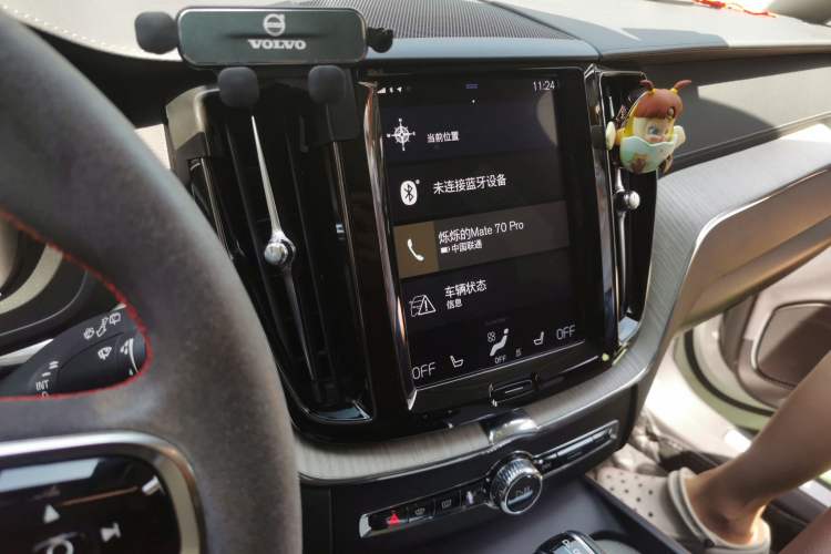 Used Volvo XC60 2020 T5 4x4 Smart Luxury Edition Audio And AC Panel