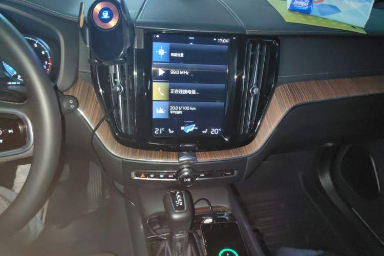 Used Volvo XC60 2020 T5 4x4 Smart Luxury Edition Audio And AC Panel